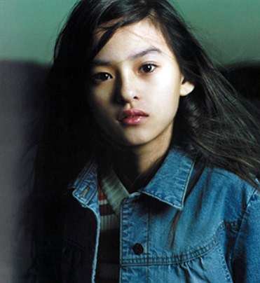 팬과 안티의 양대산맥 : 김윤혜(모델 우리) 레전드 화보 (2003년 잠뱅이 카달로그) 팬과 안티의 양대산맥 : 김윤혜(모델 우리) 레전드 화보 (2003년 잠뱅이 카달로그)