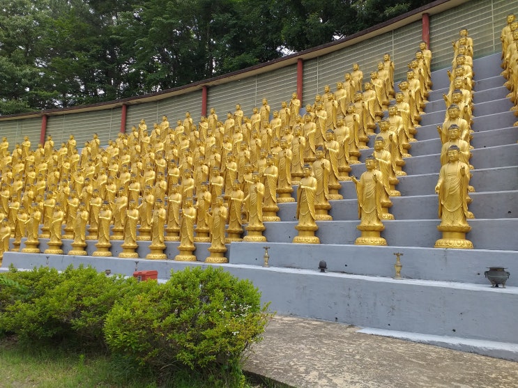  거대한 불상들을 모신 충남 공주의 사찰.  고불산 성곡사(聖谷寺)에 다녀왔습니다.