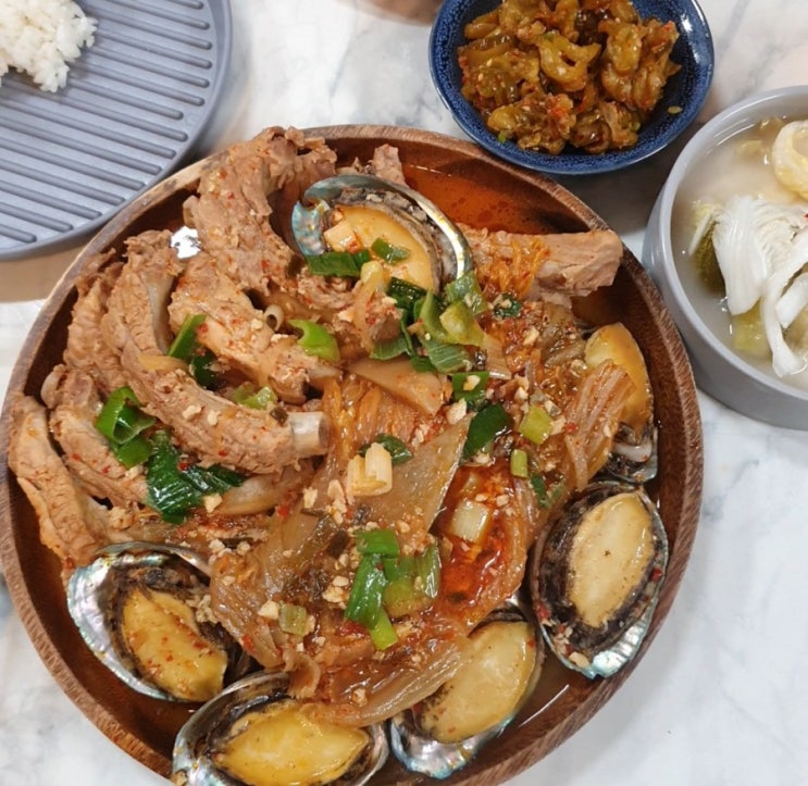  [오늘의요리] 전복등갈비김치찜 여름철 원기회복~뜯어야 제맛!
