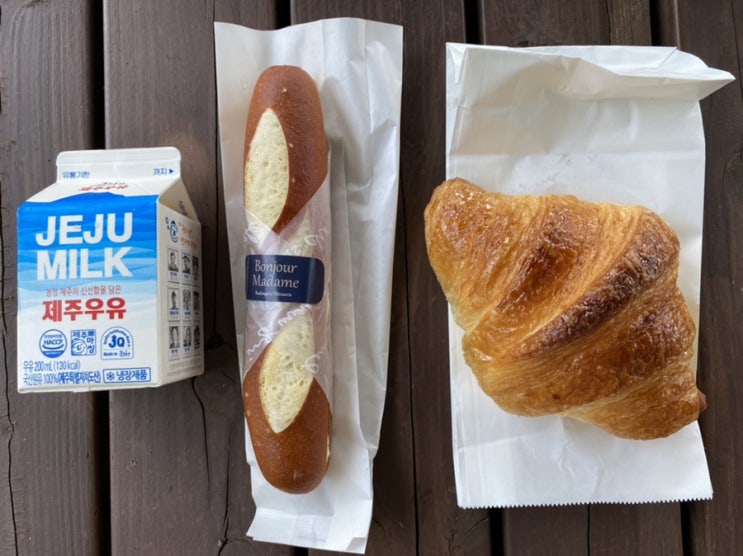  서귀포 빵집 봉주르마담 재방문 버터프레첼과 크로와상