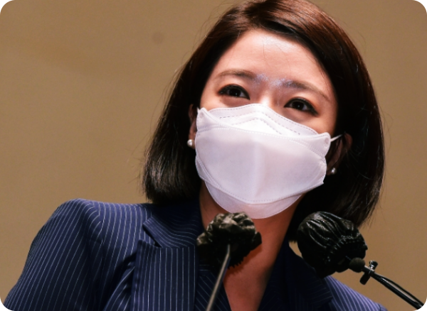 '문준용 지원금 특혜논란'에 <b>배현진</b>,'<b>정무수석</b> 나설 만큼 靑... 
