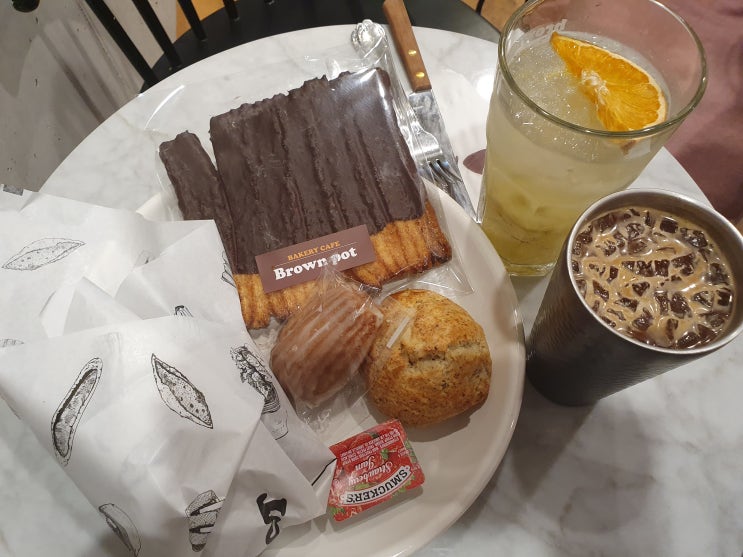  왕십리 카페 빵들이 맛있던 브라운팟