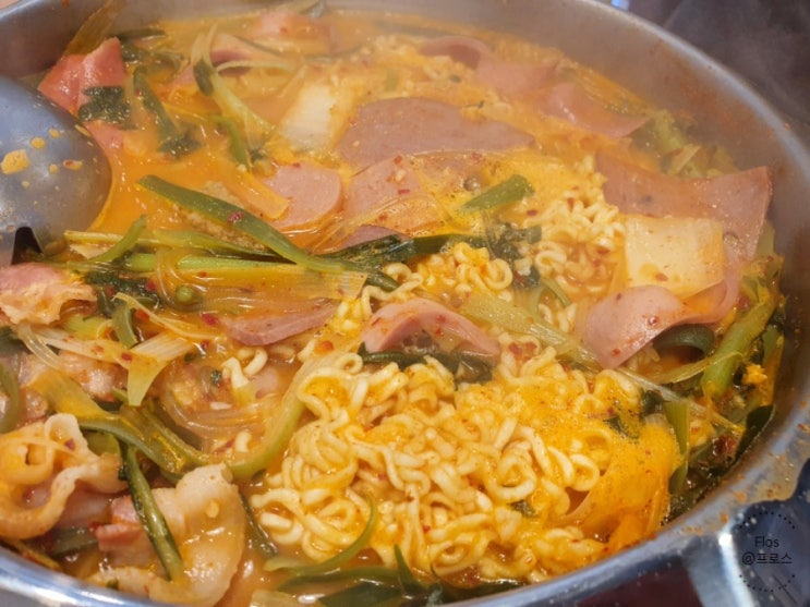  문정동 문정법조단지 부대찌개 맛집. 삼군부찌에서 파주 부대찌개는 점심메뉴로 추천 ~!!