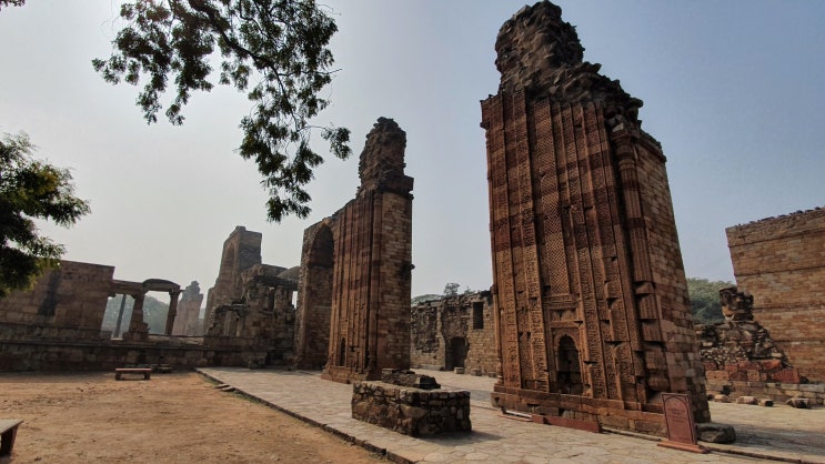  Qutub Minar (꾸뜹미나르)델리나들이~