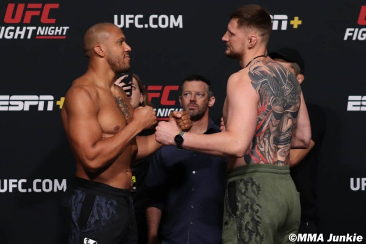 UFC 베가스 30: 간 vs 볼코프 계체 영상 + 결과 UFC 베가스 30: 간 vs 볼코프 계체 영상 + 결과