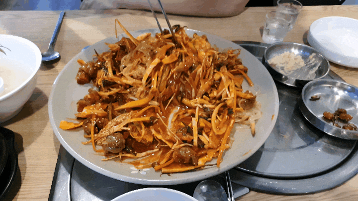  곡반정동 이반장포차/골뱅이통조림 하나가 통째로?!