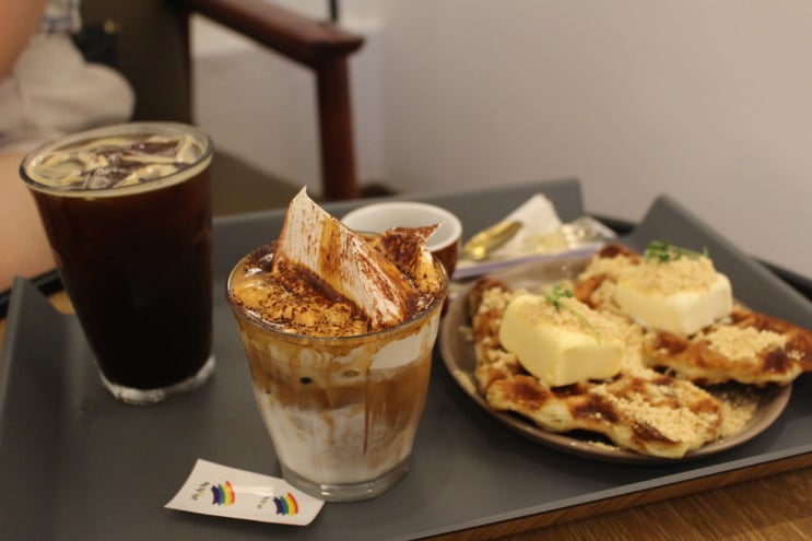  영등포구청역 카페 앤티크커피 크림커피맛집 인절미크로플