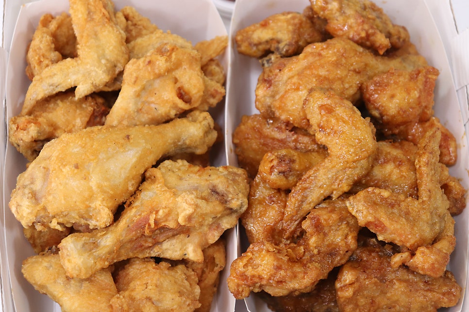 호식이두마리치킨 운암2호점 사진 2