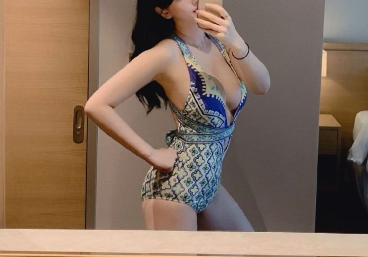휴가중인 여캠민한나 섹시 사진모음 휴가중인 여캠민한나 섹시 사진모음