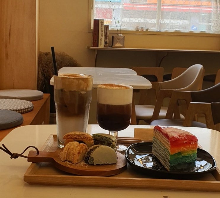청주옥산카페 각설탕 달달한 디저트 먹고 가세요. 청주옥산카페 각설탕 달달한 디저트 먹고 가세요.