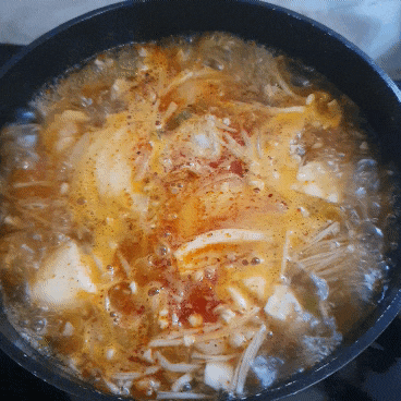  자취생요리 초간단 20분만에 뚝딱 얼큰한<순두부찌개> - 입맛없을때 밥한공기 순삭!