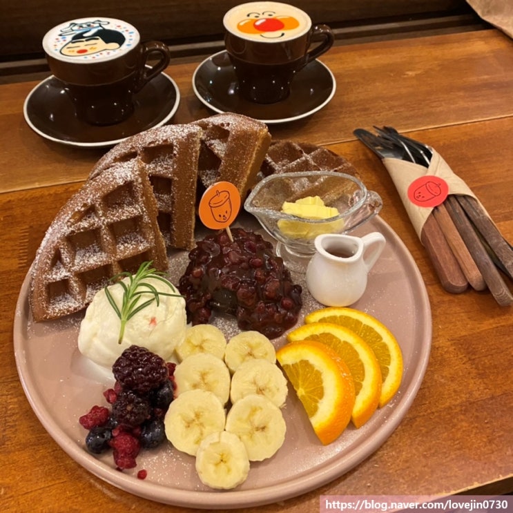  부산 전포 『도토리다방』 아기자기한 와플 맛집! 솔직후기!
