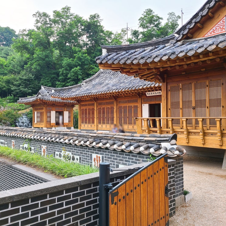  청운문학도서관 평일 후기 (휴무, 가는법, 근처 카페, 포토존)