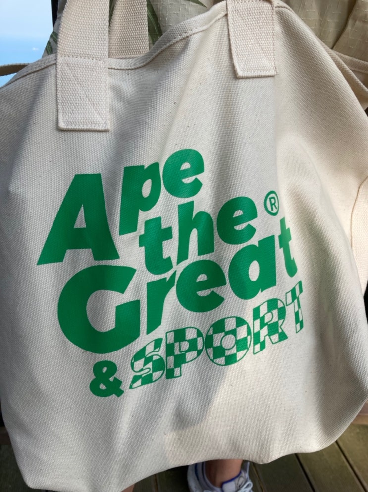 가볍게 들기 좋은 예쁜 에코백 추천! APE THE GREAT GYM BAG IVORY 리뷰!