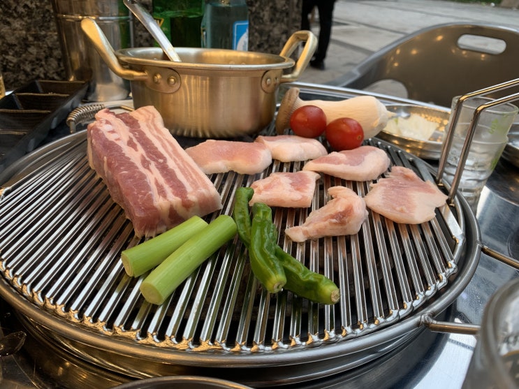  동네 고깃집 식껍에서 소주한잔