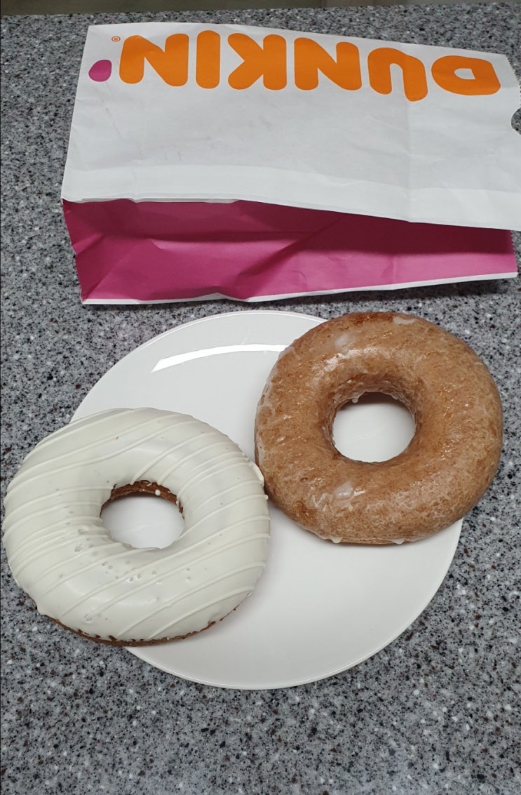 [던킨도너츠] 소금우유도넛, 로얄우유도넛 예상하지못한 빵식감^^ 내돈내산 솔직후기