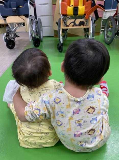 가정에 버림 받고 시설도 자리 없어...장애아동들 결국 요양원까지 가정에 버림 받고 시설도 자리 없어...장애아동들 결국 요양원까지