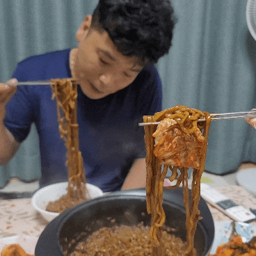  고기들은 짜장라면 일품 삼선짜장