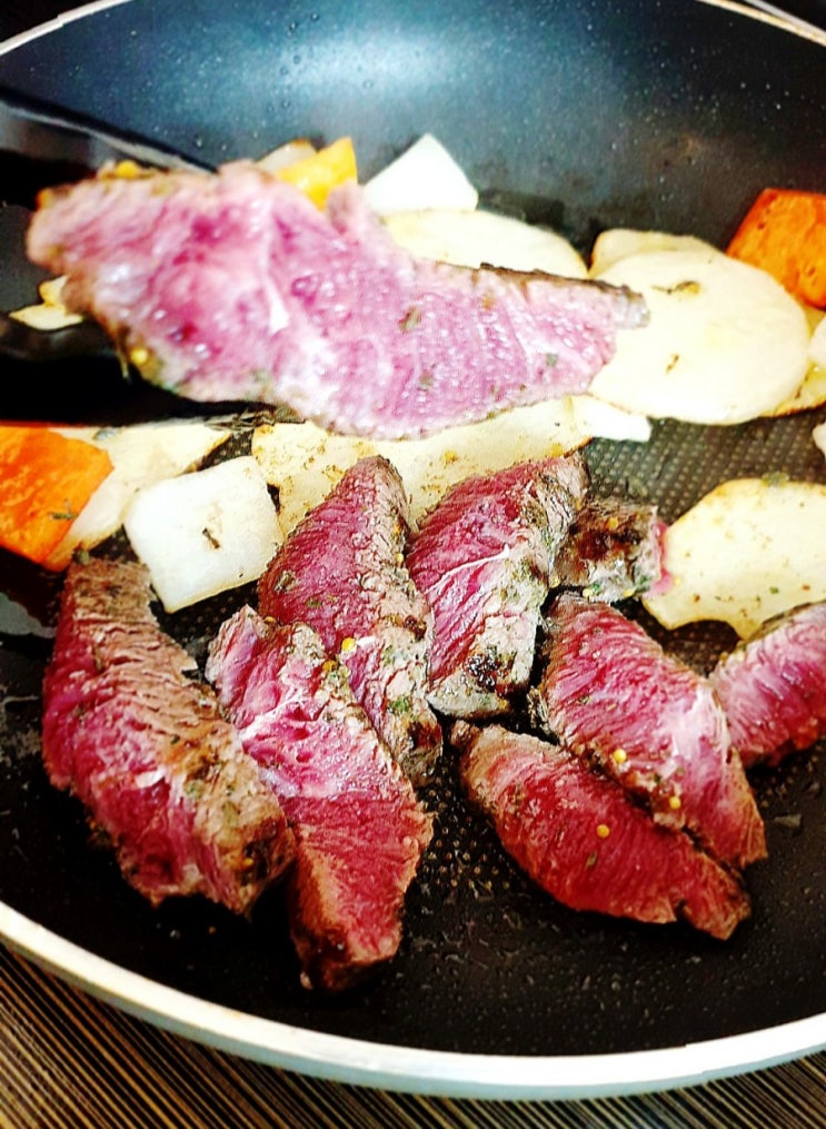  홈스토랑 애슐리 시그니처 부채살 스테이크 / 허브시즈닝 밀키트 가성비에 맛도 엄지척
