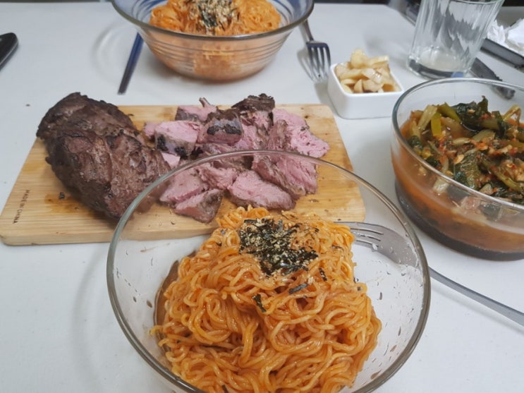  맵찔이에게 추천! 농심 배홍동 비빔면 시식기- 깻잎이랑 같이드셔보세요!