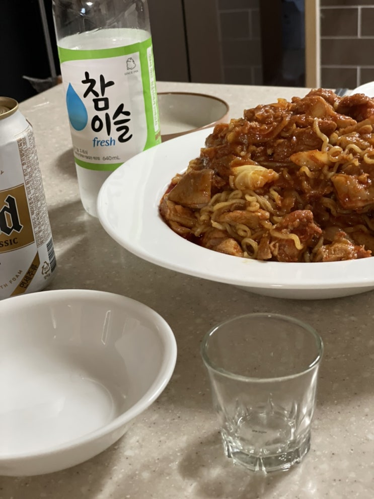  늦은 퇴근 이후 장박지에 가지 못하고 집에서