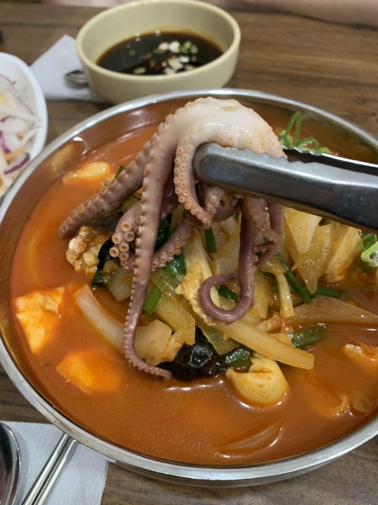  달동 중화요리 더짬뽕에서 짬뽕 호롭
