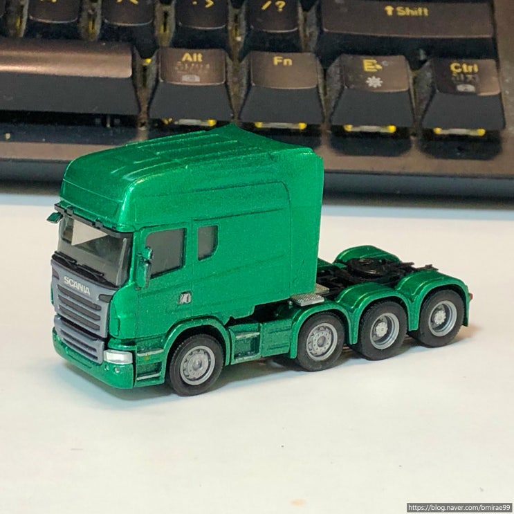 [1/87 트럭] Scania Longline 제작기 1편. 기본도색 및 조립