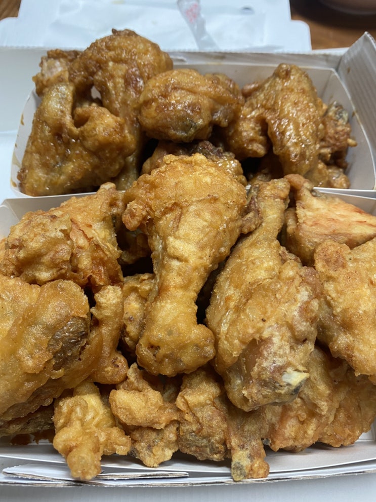  저녁으로 호식이두마리 치킨 냠냠  (간장, 후라이드)