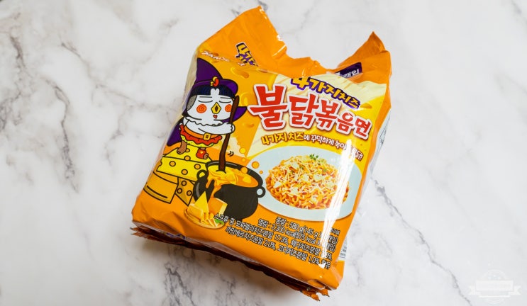  삼양 4가지치즈 불닭볶음면! 매운맛과 치즈향의 조화~