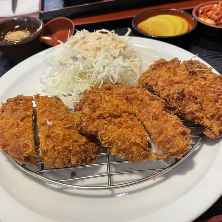  학원 다닐 때 먹었던 신촌맛집 모음글(고스트요거트,무사시,스텔라커피, 앰브로 돈까스 추천)