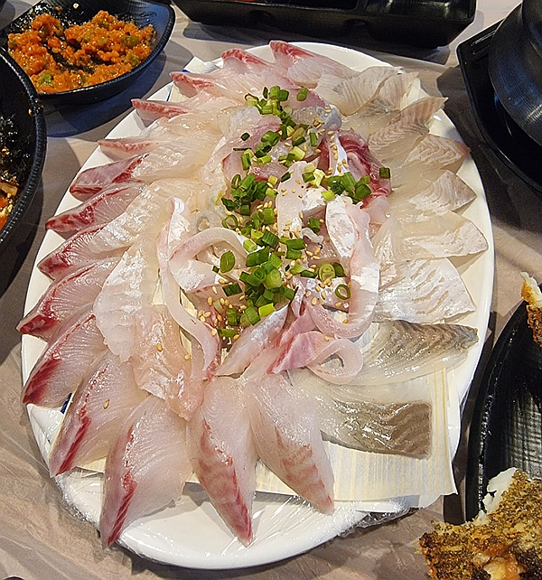 부산여행, 철계점횟집 양정점 회 초밥 무침 맛집