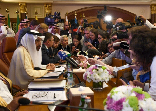 'OPEC+ 엇박자' 유가 75달러 돌파…인플레 우려 커지나(종합) 'OPEC+ 엇박자' 유가 75달러 돌파…인플레 우려 커지나(종합)