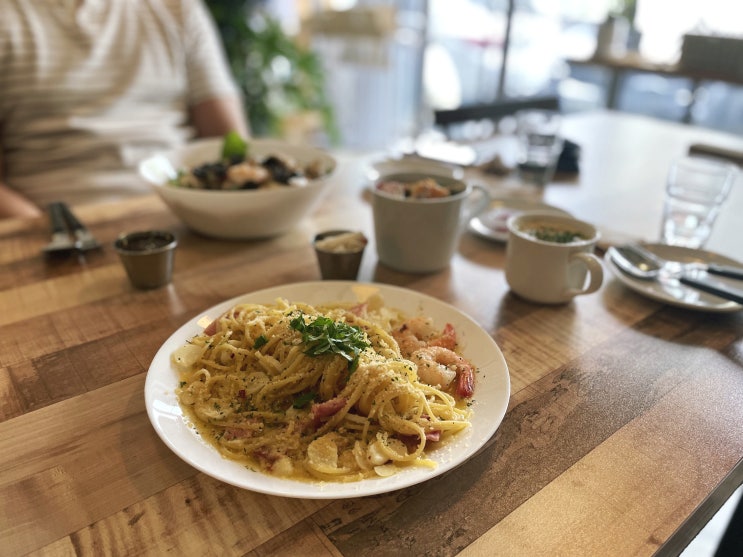  홍대 가성비 파스타, 샐러드 맛집 <Take eat easy : 테이크잇이지>