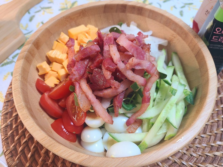  냉장고 재료 사용 간단하고 맛있는 콥샐러드 만들기