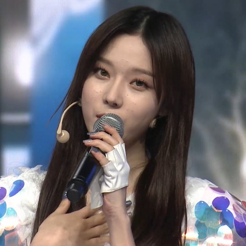 에스파 겨울, 짙은 화장에도 얼굴여드름 코 수술?김민정 본인 확인 소홀