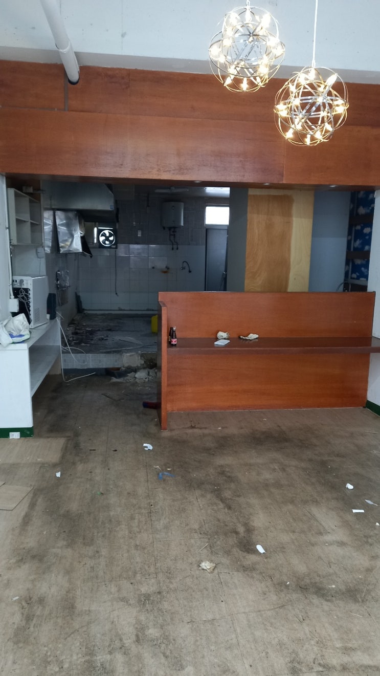  대구상가철거현장 대구바닥철거 대구부분철거 대구천장철거 대구데코타일철거 대구가벽철거