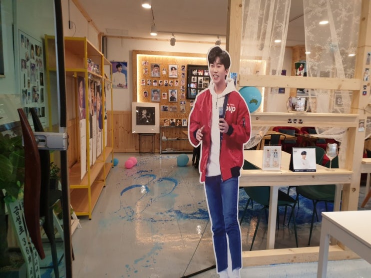 내돈내산 인천 임영웅 카페 굿즈 판매처 을왕리 히어로 카페 영웅시대 카페 임영웅 팬카페 가는 방법 미스터트롯 콘서트 준비물 임영웅 굿즈 구매 내돈내산 인천 임영웅 카페 굿즈 판매처 을왕리 히어로 카페 영웅시대 카페 임영웅 팬카페 가는 방법 미스터트롯 콘서트 준비물 임영웅 굿즈 구매