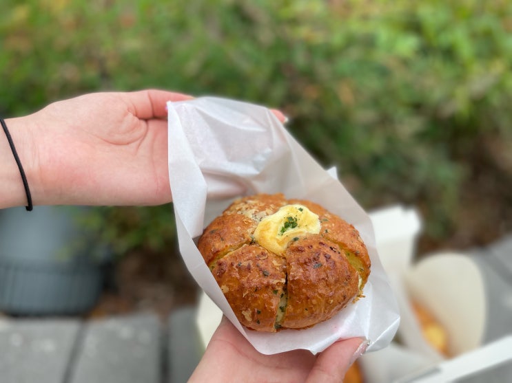  [강릉 맛집] 강릉 중앙시장 필수! 육쪽마늘빵이 맛있는 - 팡파미유 리얼후기