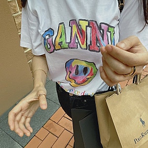 핫한 가니 (GANNI) 스마일 티셔츠 나도 겟챠 ~ 사이즈 팁!