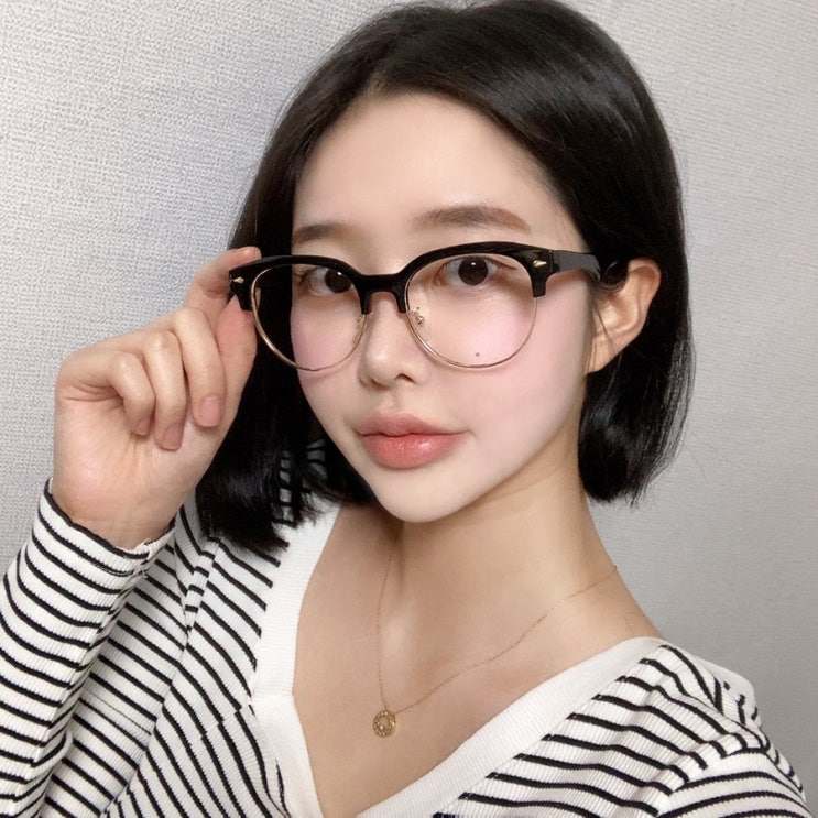 잘나가는 VANAN2 여자남자 투명 하금테 원형 안경테 좋아요 잘나가는 VANAN2 여자남자 투명 하금테 원형 안경테 좋아요