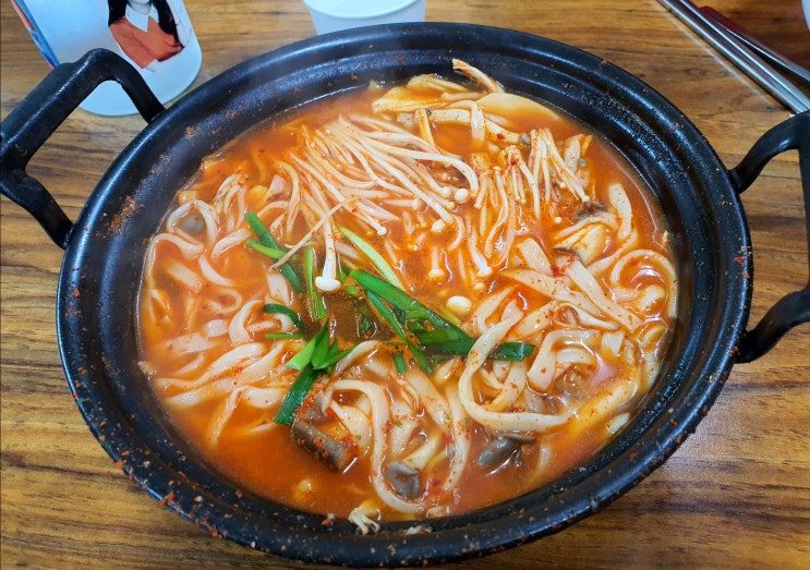 [광화문맛집] 영양버섯칼국수 (얼큰함)