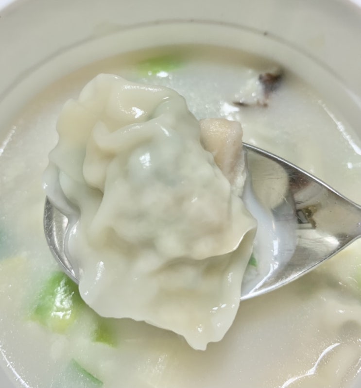  비비고 사골 컵만둣국, 맛있고 간편한 만둣국