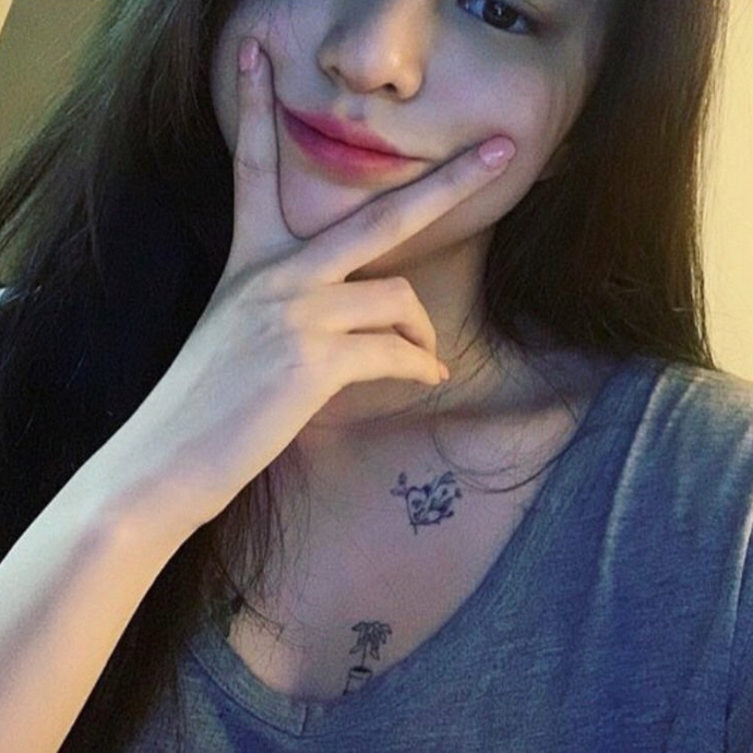한소희 타투, 프로필 - 과거 사진 한소희 타투, 프로필 - 과거 사진