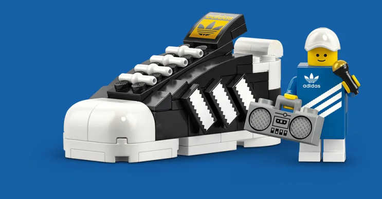 [snack] 레고(LEGO), 미니 아디다스 스니커즈 무료 증정