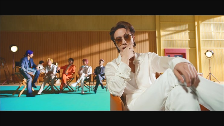  커플 선글라스 BTS 진 Butter 뮤비 속 카린 캐서린위 어때