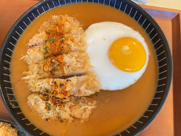  링고카레 영주택지점 / 사과로 맛을 내는 일본식 카레전문점