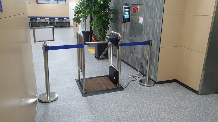  [턴스타일게이트]발열체크 연동 이동식 턴게이트
