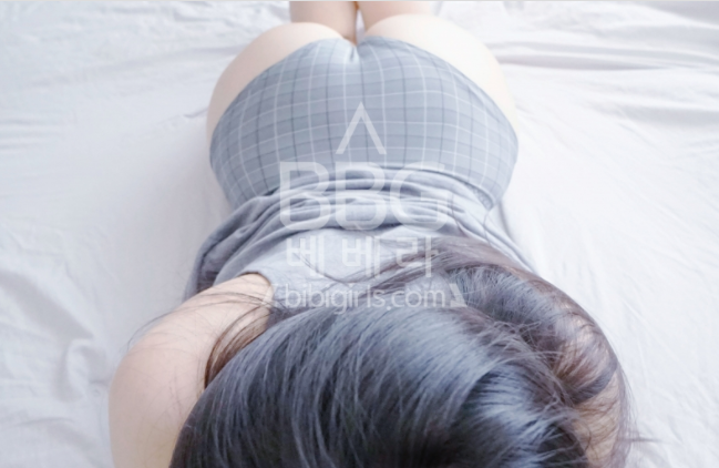  매일아침 보는 야한 육덕여친 엉덩이~ 매일 아침 어때 ??!