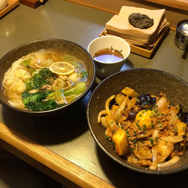  제주 호탕 (hotang) : 제주애월맛집 • 제주감성밥집 • 홍콩식국수 • 가지덮밥