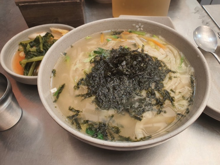 [맛집] 광장시장 손칼국수 맛집(쫀득한 면발과 손만두의 꿀조합 칼만두), 강원도 원조 손칼국수 동부A 13호